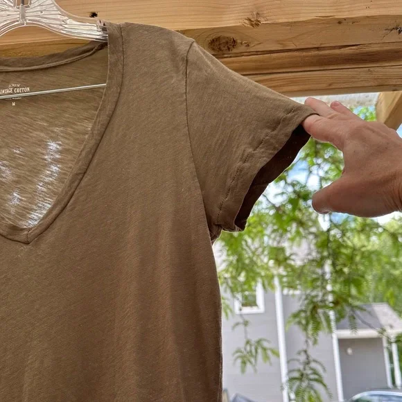 J. Crew Khaki Green V Neck Vintage Cotton Tee 100% Cotton Medium - Picture 8 of 13